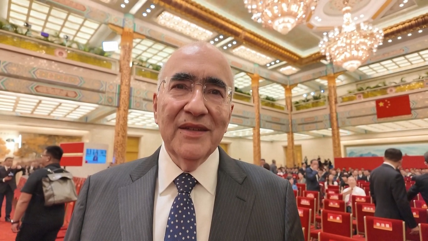 Pada upacara yang diadakan di Beijing