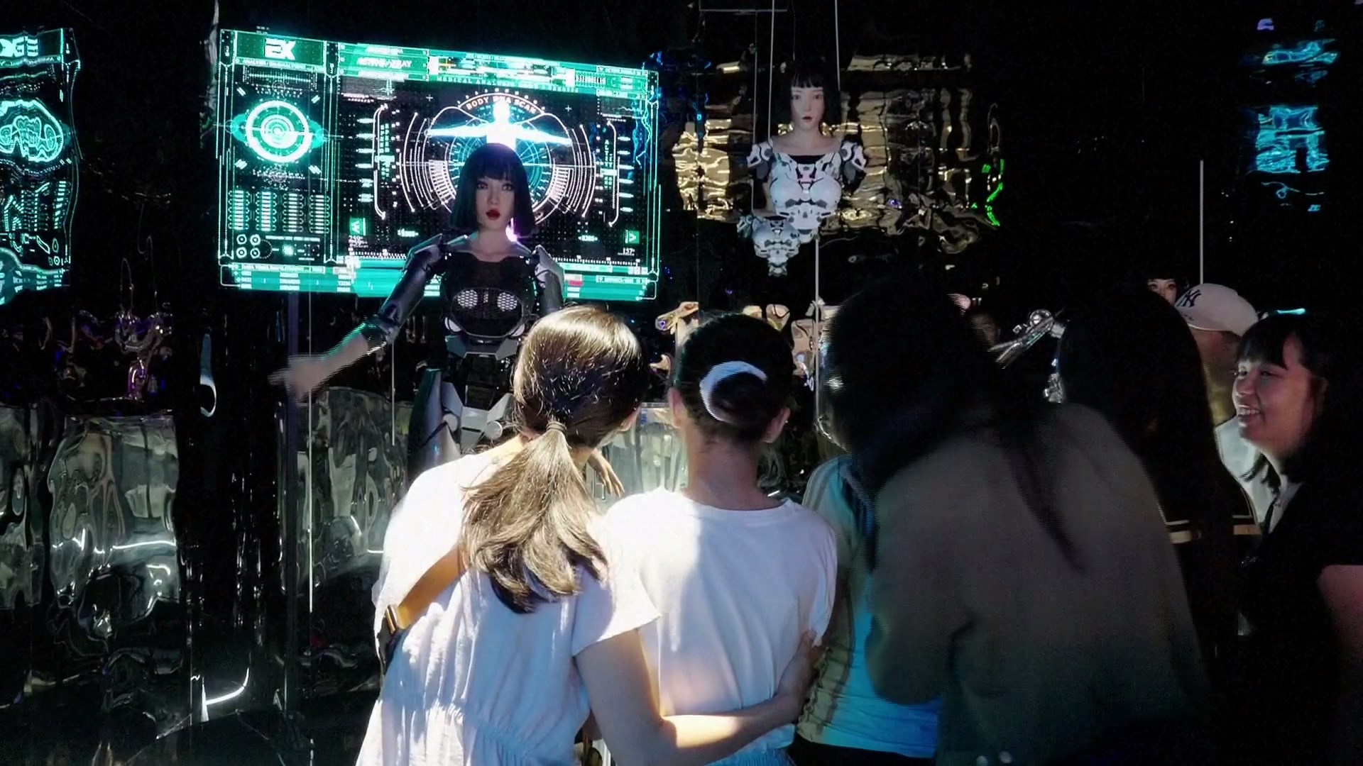 Toko Baru dan Pameran Meningkatkan Belanja Liburan di Shanghai