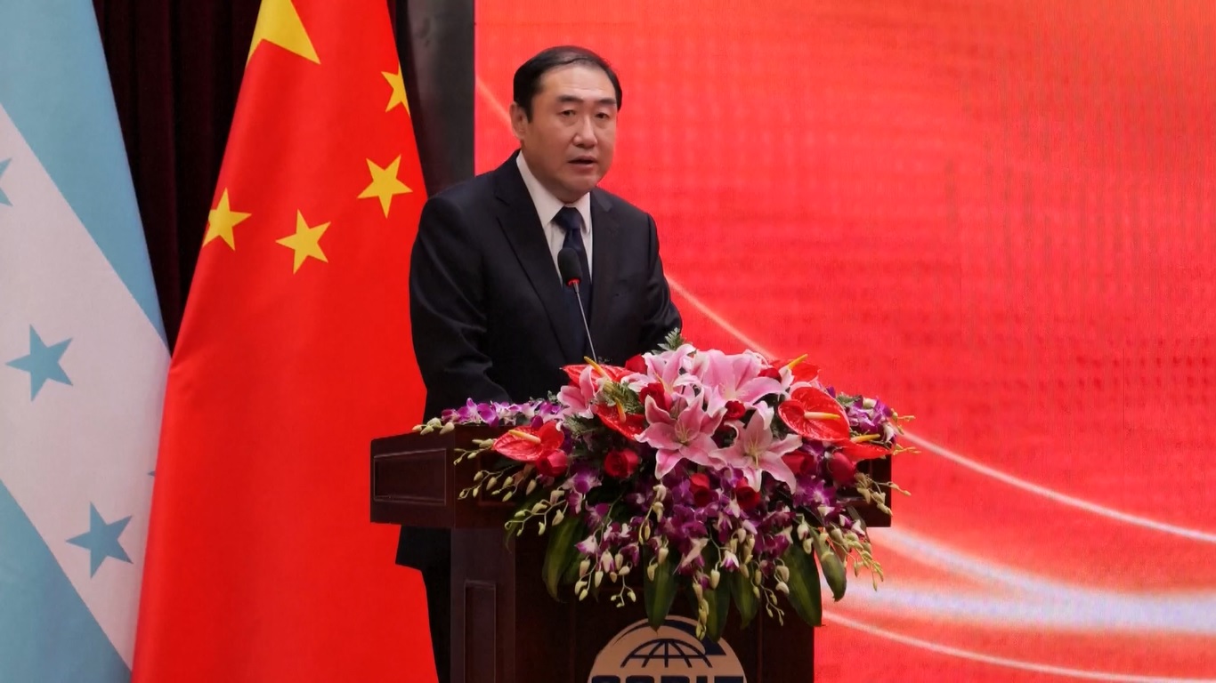 Satu minggu setelah Kedutaan Besar Tiongkok di Honduras diresmikan di Tegucigalpa