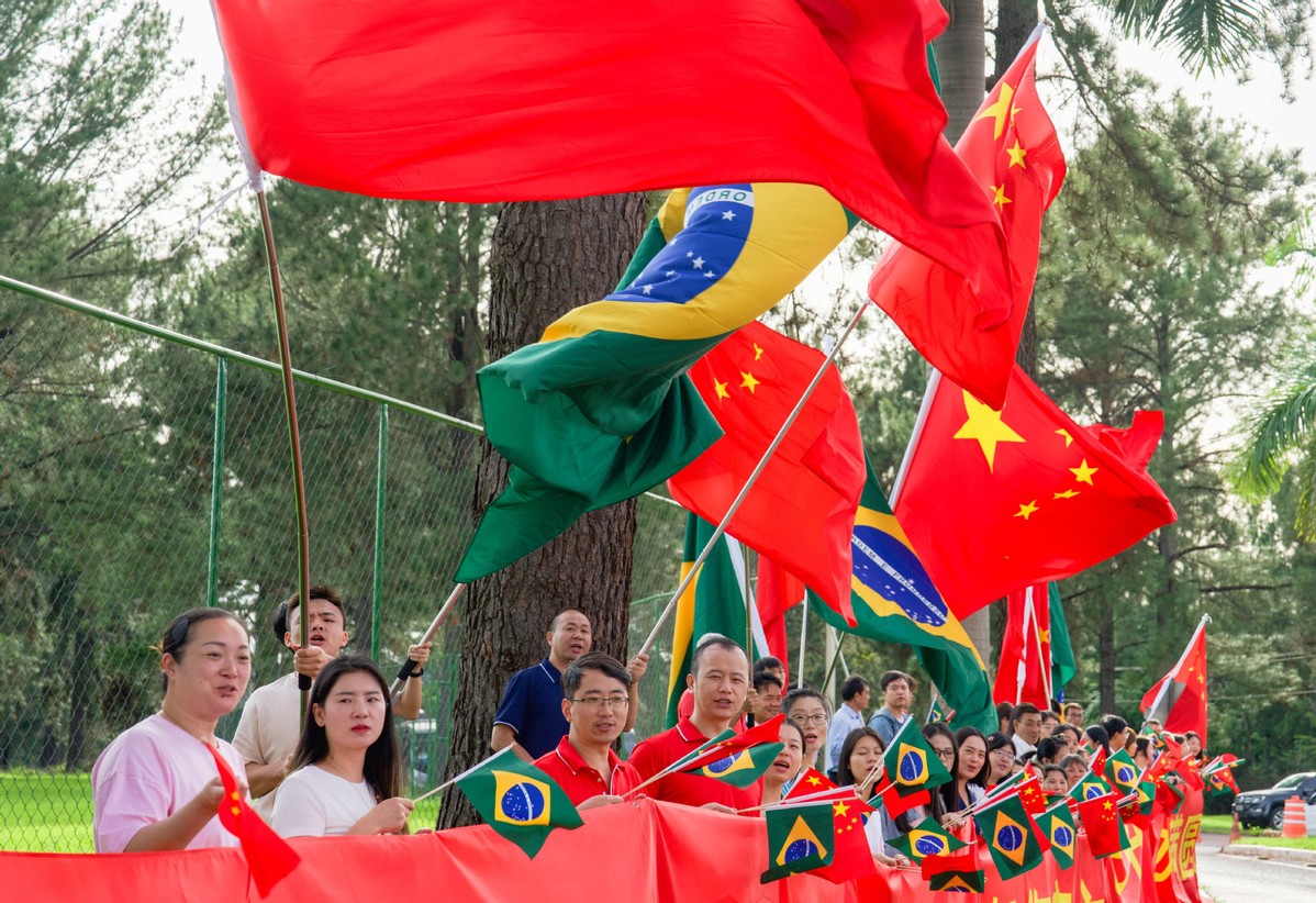 Perjalanan tersebut membawa Presiden Xi ke Peru dan Brasil