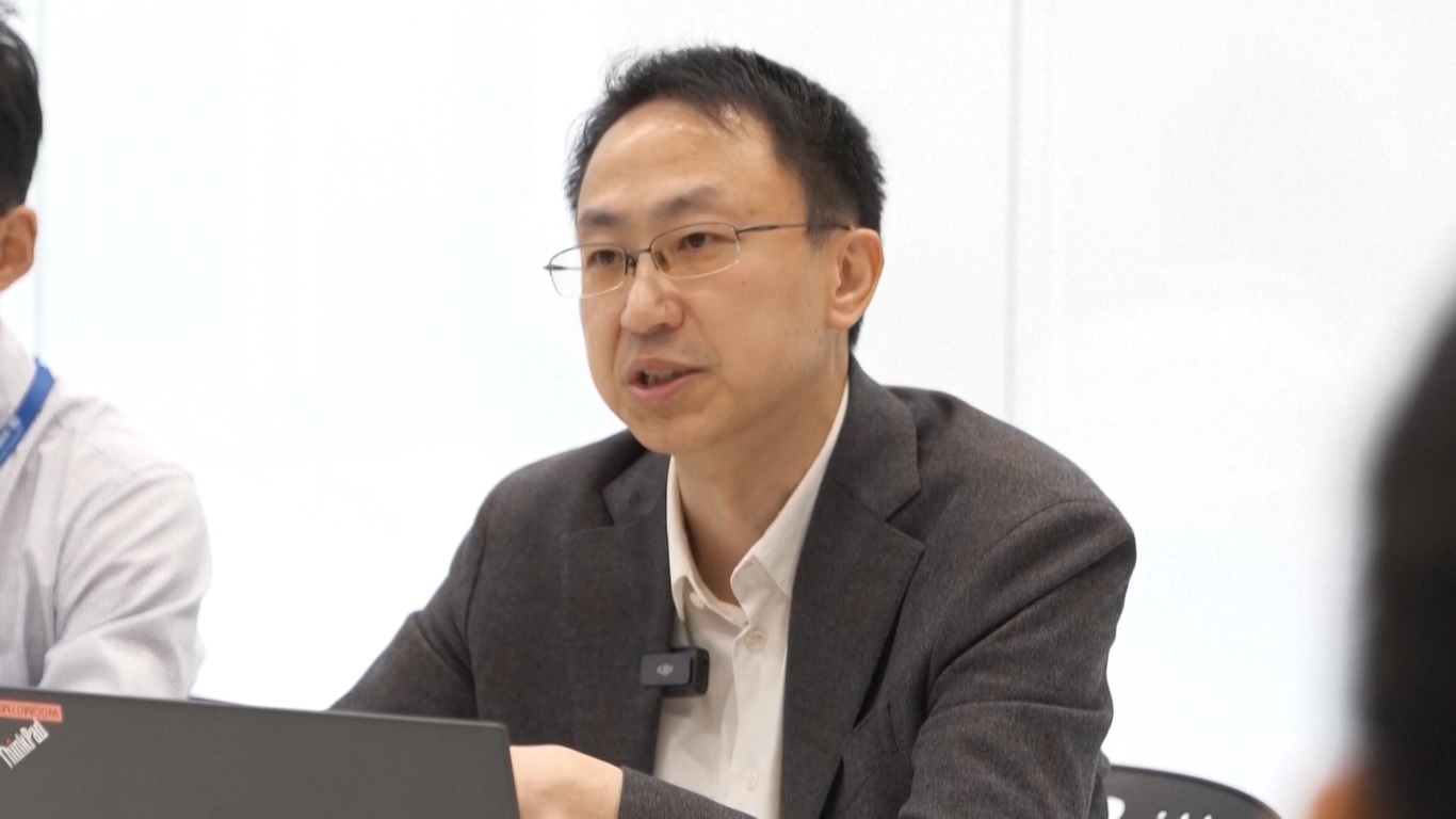 Contoh utama dari tren ini adalah Allianz Global Investors Fund Management Company