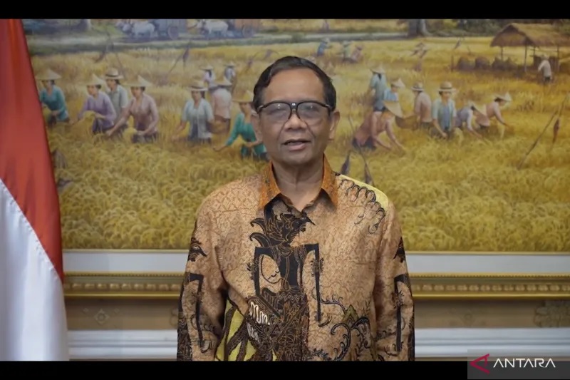 Mahfud menilai saat ini Kapolri Jenderal Listyo Sigit Prabowo bersikap tegas kepada anggotanya yang melanggar