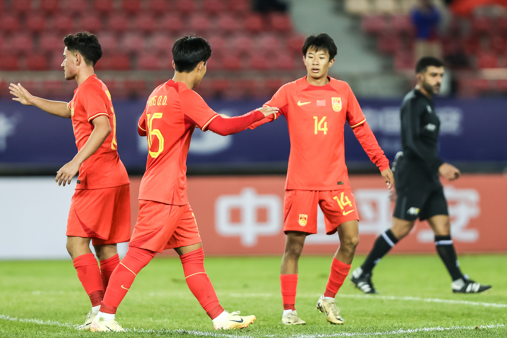 iongkok dengan mudah mengalahkan Bhutan 6-0 dalam pertandingan kualifikasi Piala Asia Konfederasi Sepak Bola Asia (AFC) U-17 (U17) 2025 di Dalian Provinsi Liaoning Tiongkok timur laut
