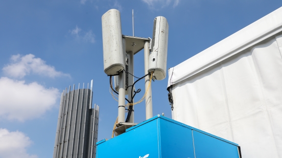 Menurut Kementerian Perindustrian dan Teknologi Informasi Tiongkok jumlah pengguna ponsel 5G telah melampaui 1 miliar dengan tingkat penetrasi populasi melebihi 71 persen dan rata-rata penggunaan data seluler bulanan per pengguna sebesar 19 GB