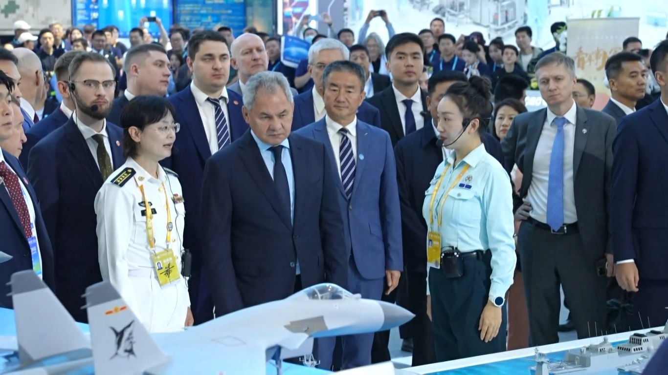 Ini adalah kunjungan pertama Shoigu ke Tiongkok sejak memangku jabatan barunya sebagai Sekretaris Dewan Keamanan Federasi Rusia