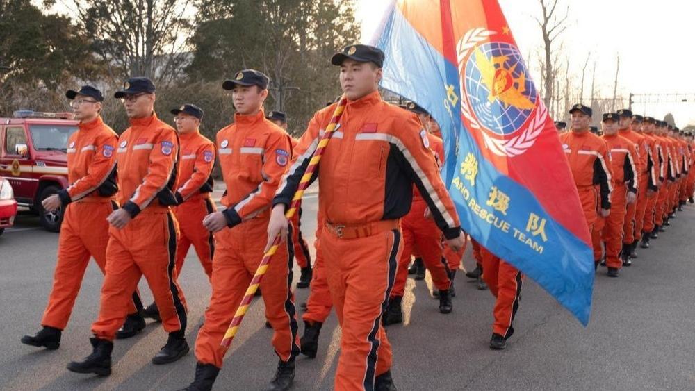 Tim SAR Tiongkok yang terdiri dari 82 orang berangkat dari Bandara Internasional Beijing pada tanggal 7 Februari pukul 2300 waktu Beijing