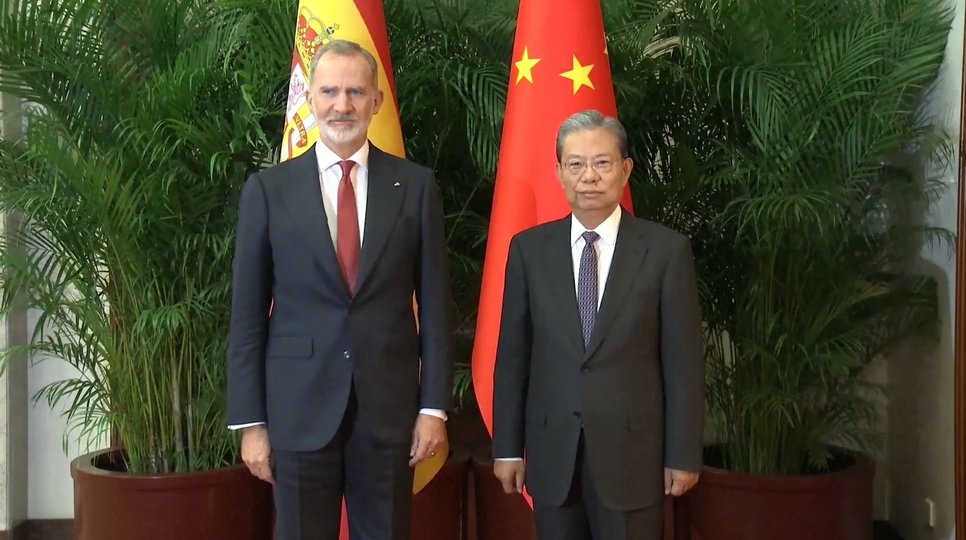 Pimpinan Legislatif Tertinggi Tiongkok Bertemu dengan Raja Spanyol