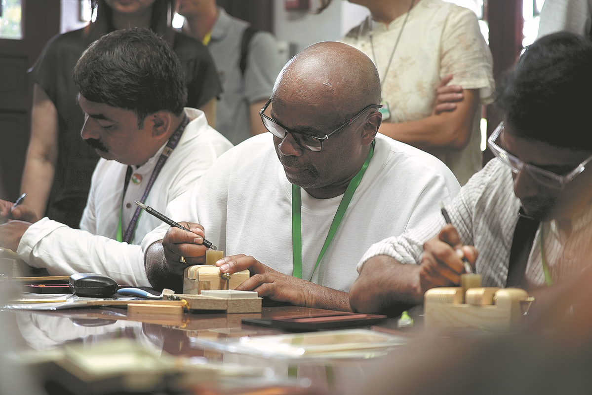 Sebagian besar penyair asing belum pernah mengunjungi Tiongkok sebelumnya