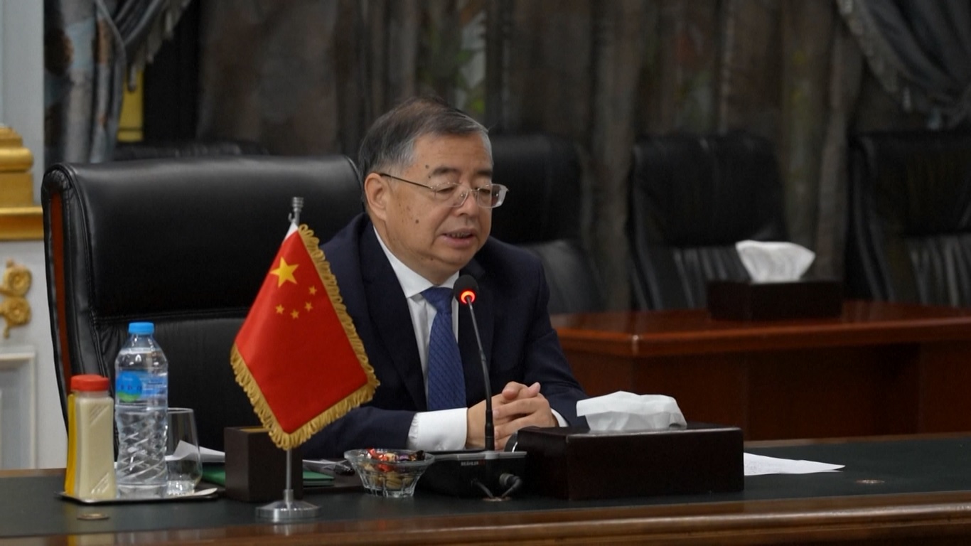 Li mencatat bahwa Tiongkok bersedia bekerja sama dengan Liga Arab untuk meneruskan semangat persahabatan Tiongkok-Arab dan terus memajukan perkembangan pesat hubungan Tiongkok-Arab