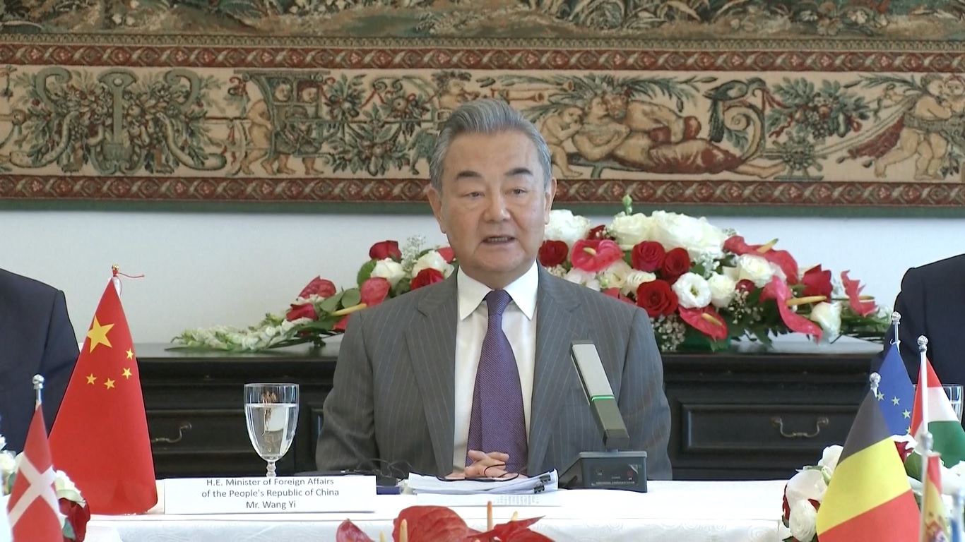 Menlu Tiongkok Bertemu dengan Utusan dari Uni Eropa dan Negara-Negara Anggota