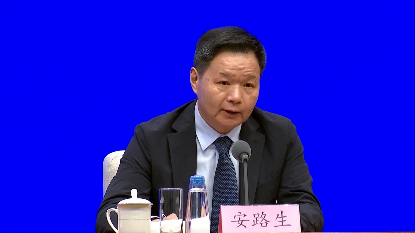 Lalu Lintas Penumpang Kereta Api Tiongkok Capai Rekor Tertinggi pada Januari-Juni 2025