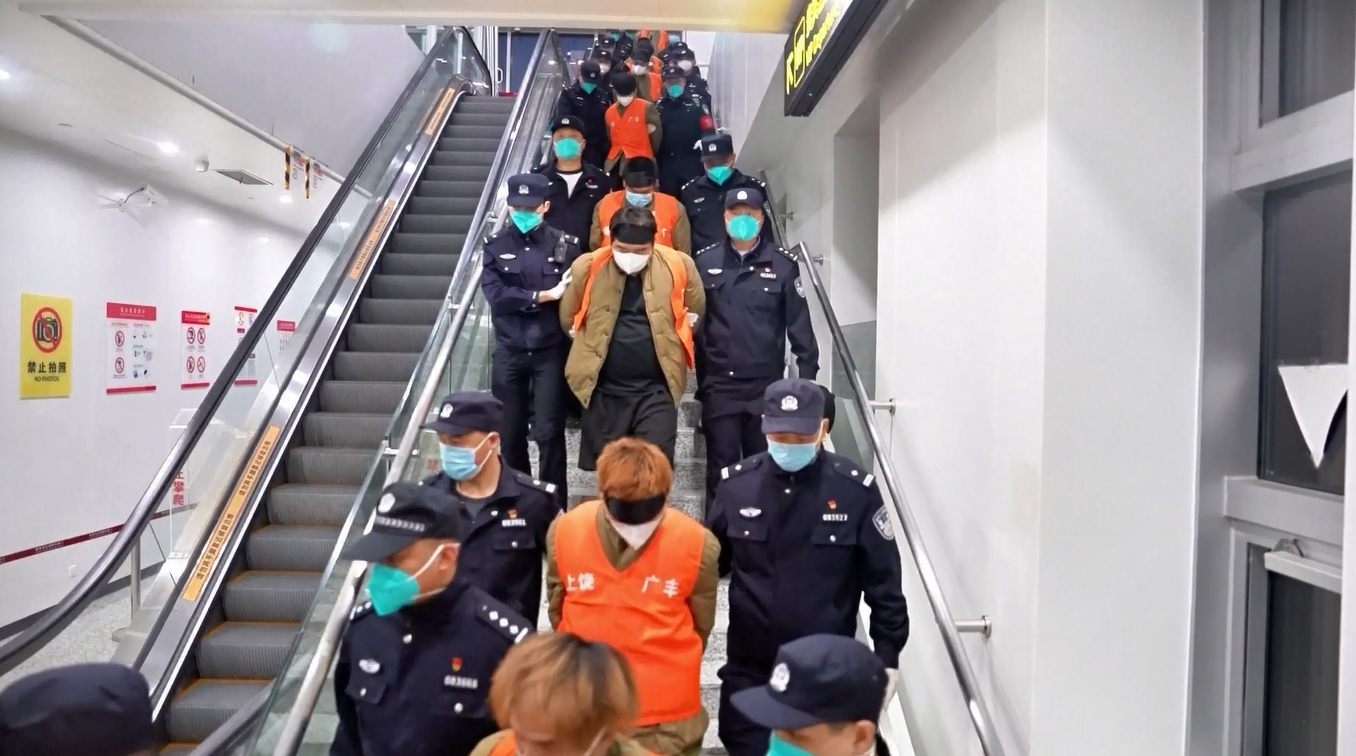 Tiongkok Pulangkan 1.178 Tersangka Penipuan Telekomunikasi dari Myanmar