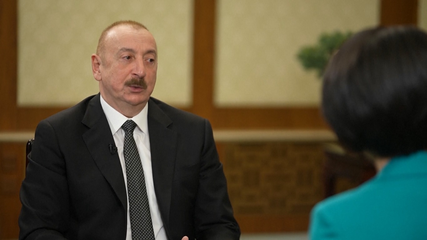 Aliyev mengatakan bahwa negaranya telah menyaksikan pertumbuhan yang signifikan dalam jumlah wisatawan Tiongkok sejak kebijakan ini berlaku