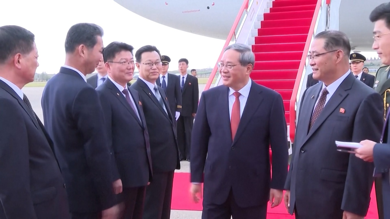Perdana Menteri Tiongkok Tiba di Korut untuk Kunjungan dan Rayakan Ulang Tahun ke-80 Partai Buruh Korea