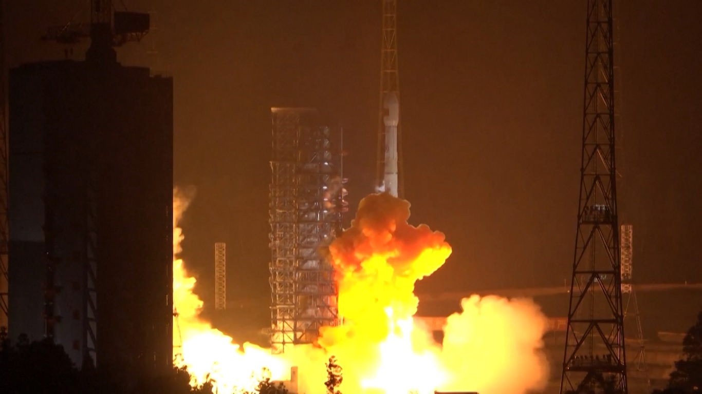 Tiongkok Luncurkan Satelit Chinasat-9C