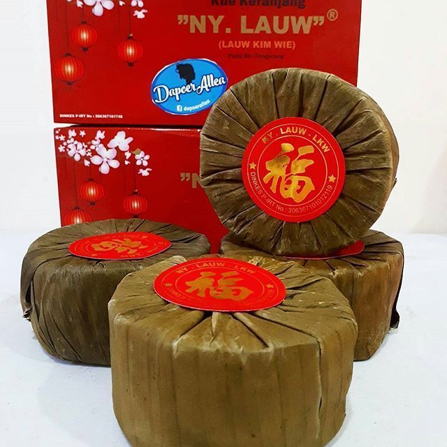 Kue keranjang ini memiliki nama asli Nian Gao atau Ni-Kwe yang disebut juga dengan kue tahunan karena dibuatnya hanya satu tahun sekali saat menjelang Tahun Baru Imlek