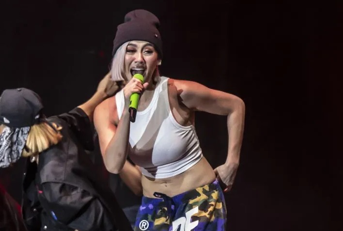 Penyanyi berusia 36 tahun itu bersaing dengan nama-nama seperti Dua Lipa