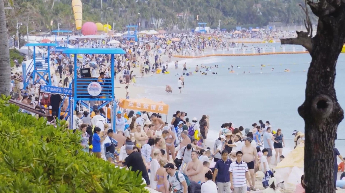 Lonjakan Wisatawan internasional Membanjiri Hainan