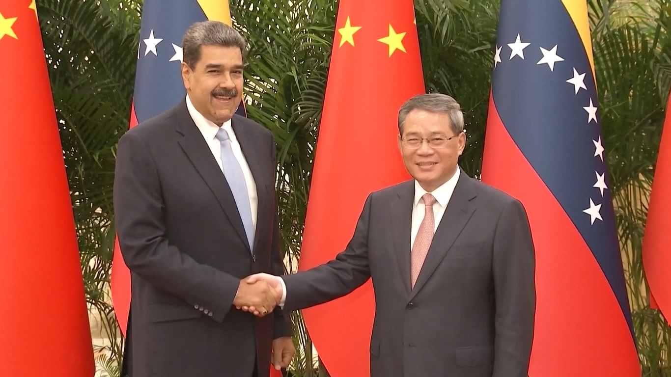 Tiongkok akan terus mendukung Venezuela dengan tegas dalam menjaga kedaulatan dan martabat nasional serta menjunjung tinggi hak dan kepentingan negara yang sah dan sesuai hukum