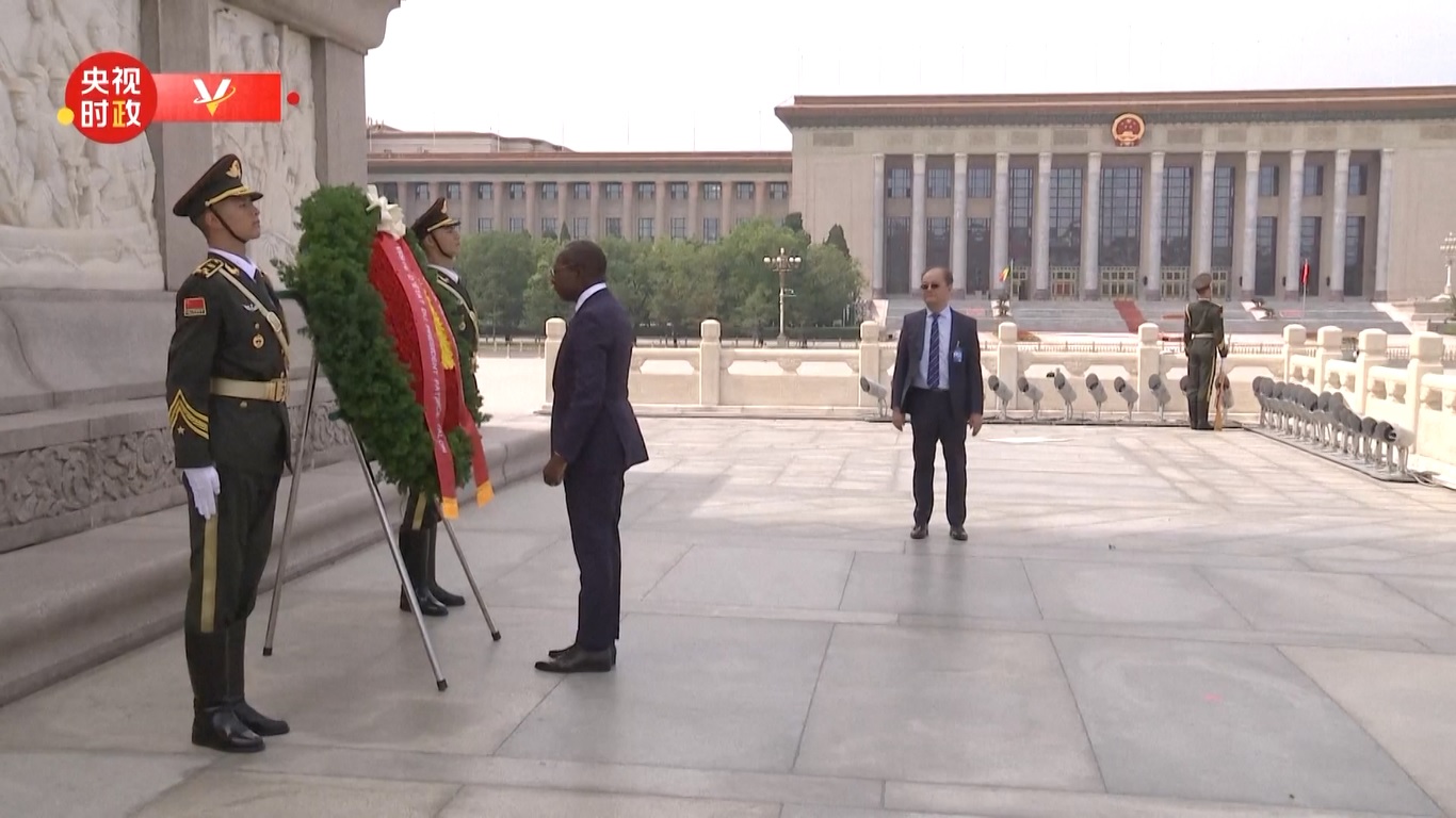 Talon tiba di Beijing pada hari Kamis (31/8) untuk kunjungan kenegaraan selama empat hari di Tiongkok hingga hari Minggu (3/9)