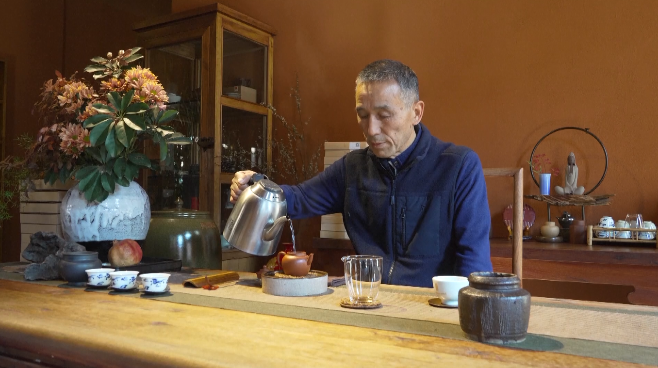 Pembuat Teh Korsel Ini Jembatani Budaya melalui Kecintaan pada Teh Pu'er Tiongkok