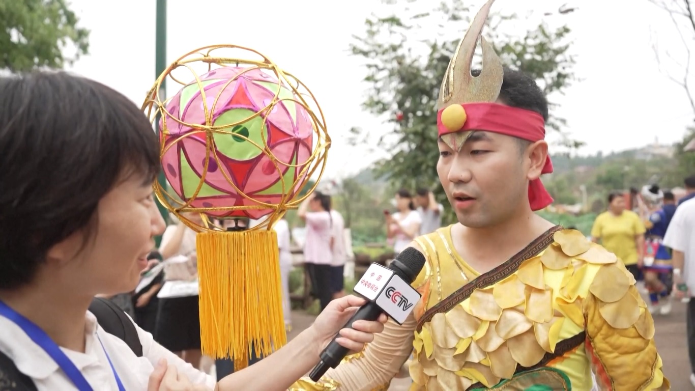 Festival Qixi jatuh pada setiap hari ketujuh di bulan ketujuh dalam kalender lunar Tiongkok