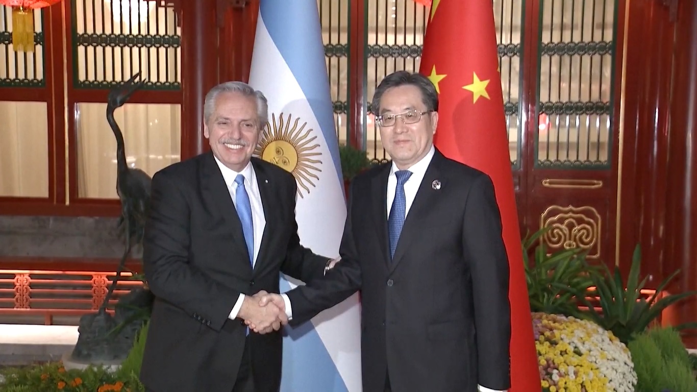 Fernandez memuji komitmen kuat Tiongkok terhadap multilateralisme dan tindakannya untuk menyuntikkan lebih banyak kepastian ke dalam pembangunan global