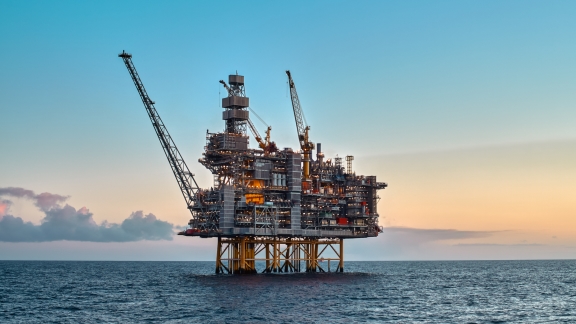 Ladang minyak Huizhou 19-6 yang baru ditemukan ini adalah ladang minyak klastik terpadu skala besar pertama di negara itu yang ditemukan di lapisan dalam hingga sangat dalam