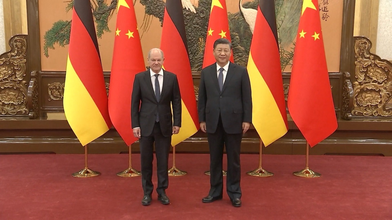 Selama pembicaraan dengan Scholz