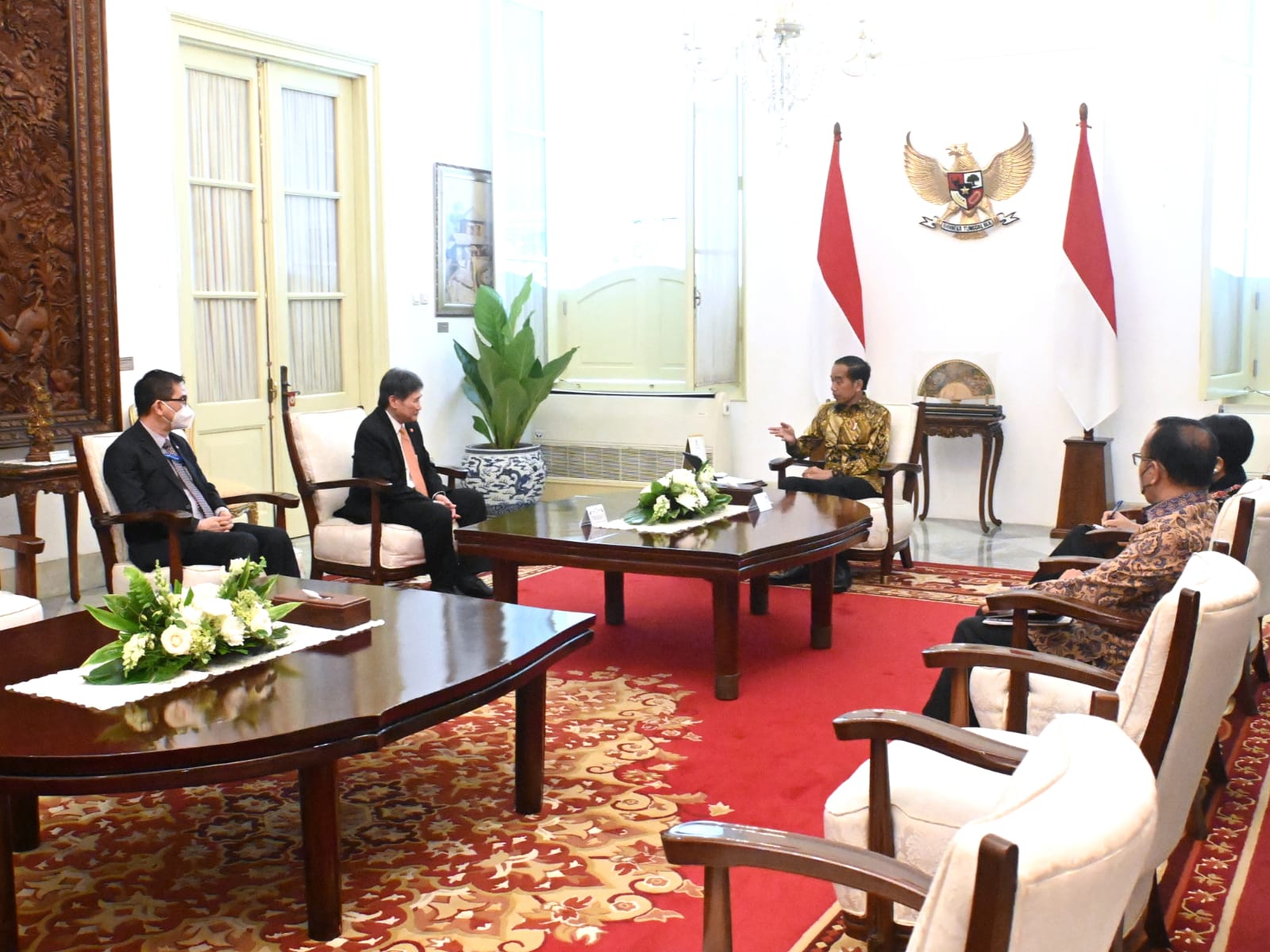Presiden RI Joko Widodo (Jokowi) menerima Sekretaris Jenderal (Sekjen) ASEAN Dato’ Lim Jock Hoi beserta delegasi di Istana Merdeka