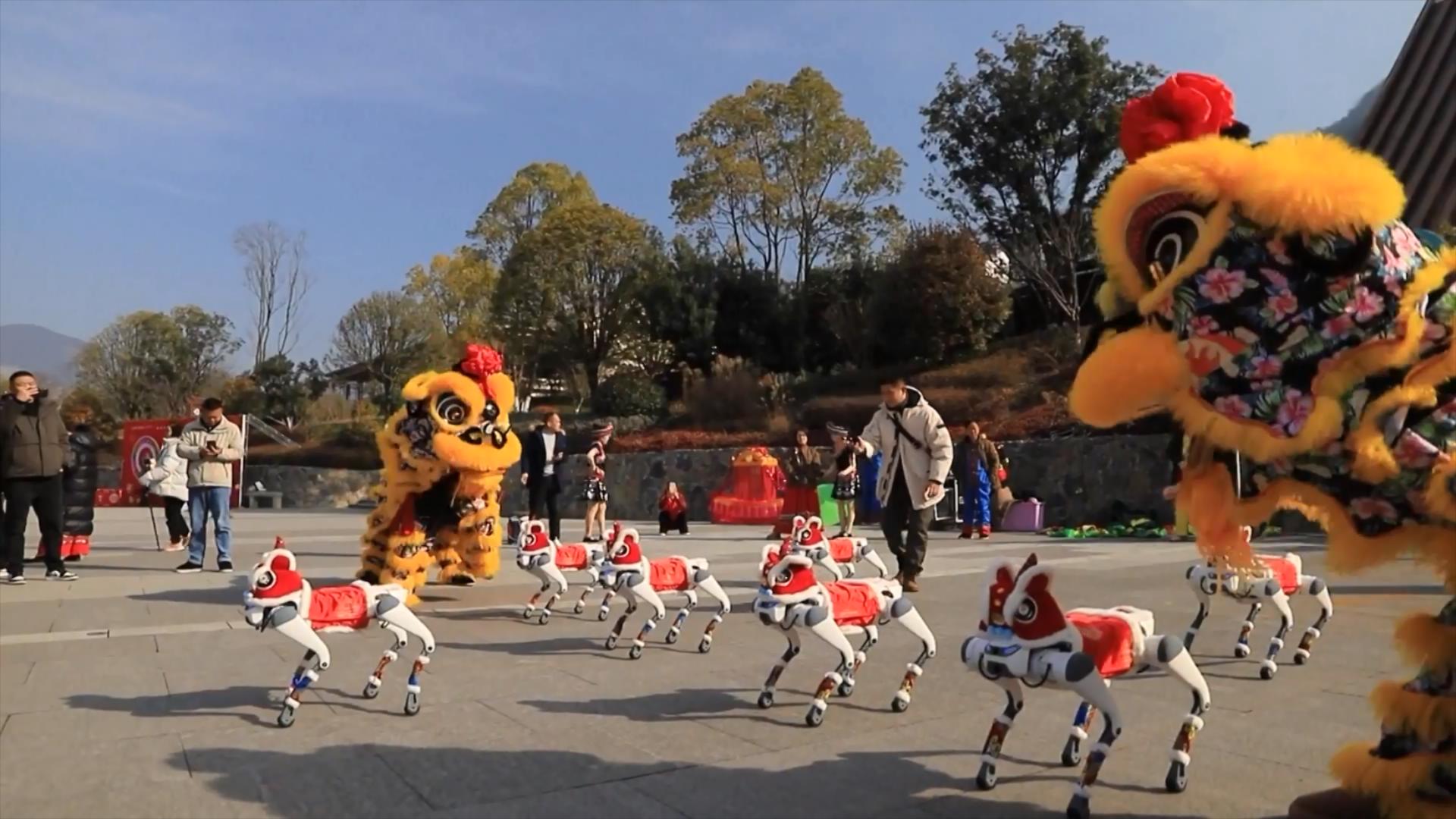 Perayaan Festival Musim Semi di seluruh Tiongkok tahun ini menampilkan serangkaian elemen teknologi yang menarik