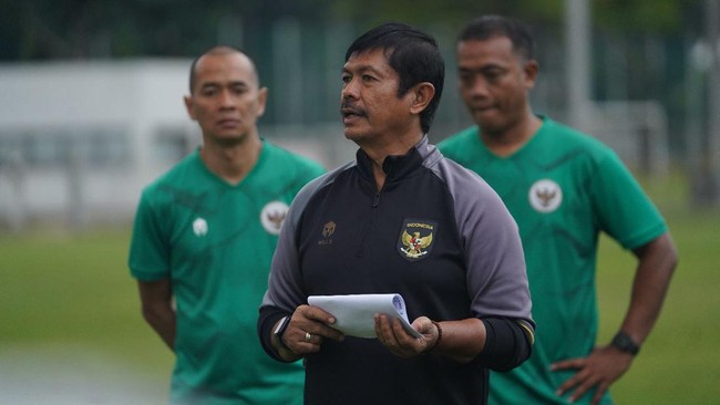 Pelatih Timnas Indonesia U-22 Indra Sjafri menjawab pertanyaan soal kehadiran Elkan Baggot dalam ajang SEA Games sembari menyeret-nyeret timnas Vietnam