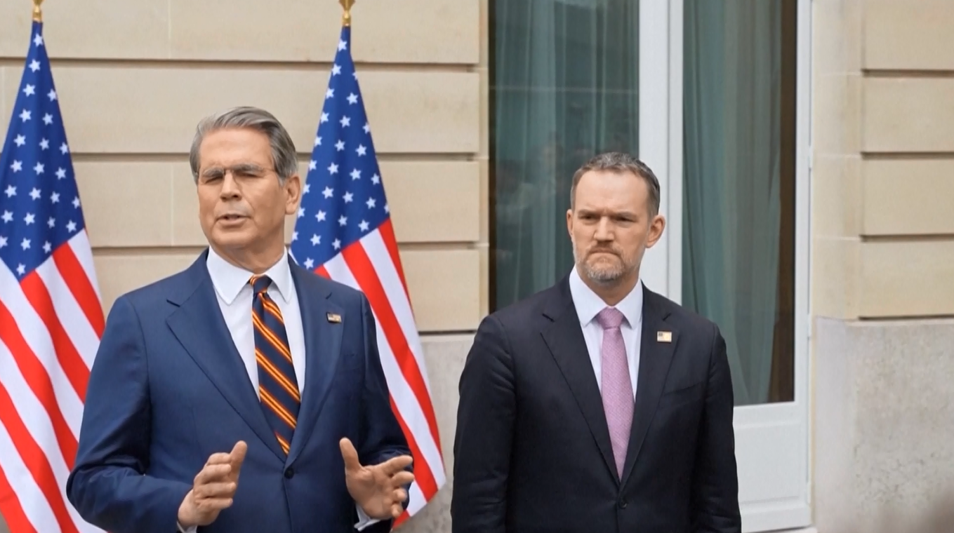 Para Pejabat Perdagangan AS Berikan Penjelasan kepada Media setelah Pembicaraan Paris dengan Tiongkok