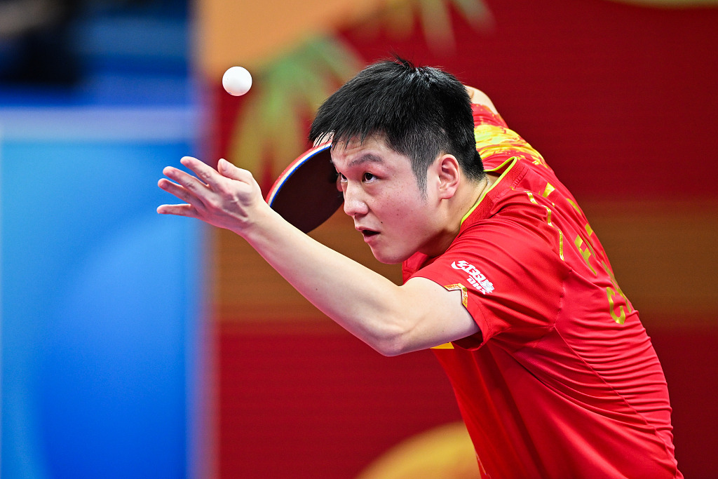 Tiongkok cetak kemenangan ganda di Kejuaraan Tenis Meja Beregu Dunia, dengan tim putra dan putri meraih kemenangan ketiga berturut-turut di babak penyisihan di Chengdu Tiongkok.