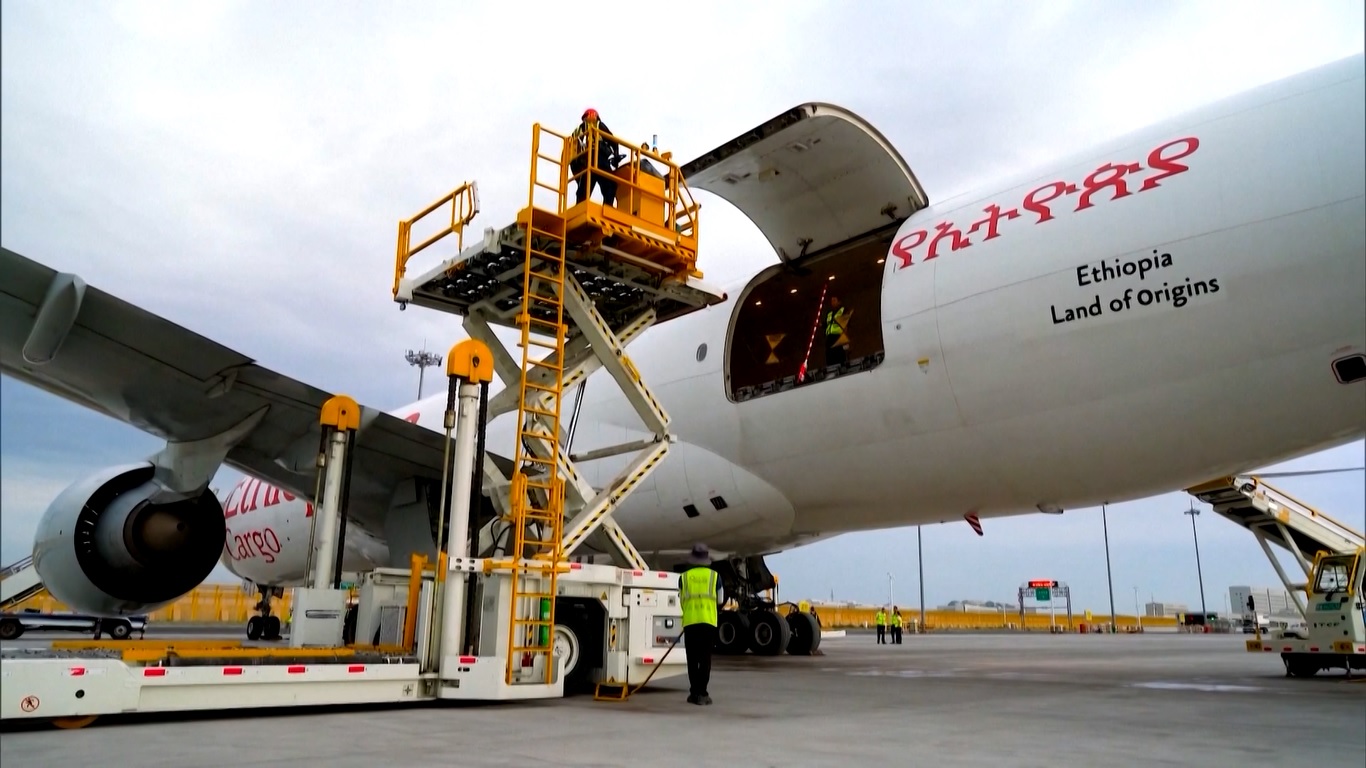 Tiongkok Perluas Jaringan Kargo Udara Internasional dengan 169 Rute Baru pada Januari-September 2025