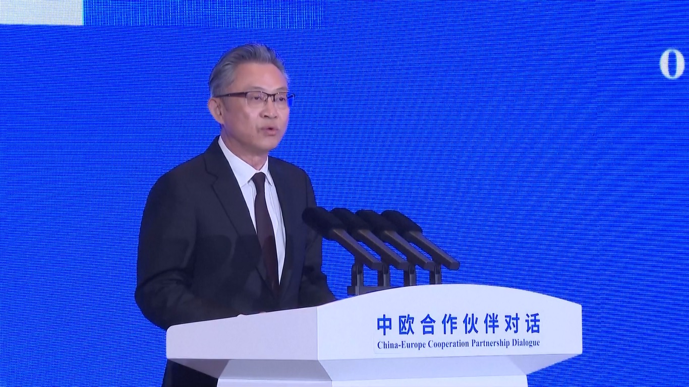 Komisi Eropa pada bulan November 2023 menurunkan proyeksi pertumbuhan ekonomi di Uni Eropa (UE) dan zona euro tahun ini menjadi 0