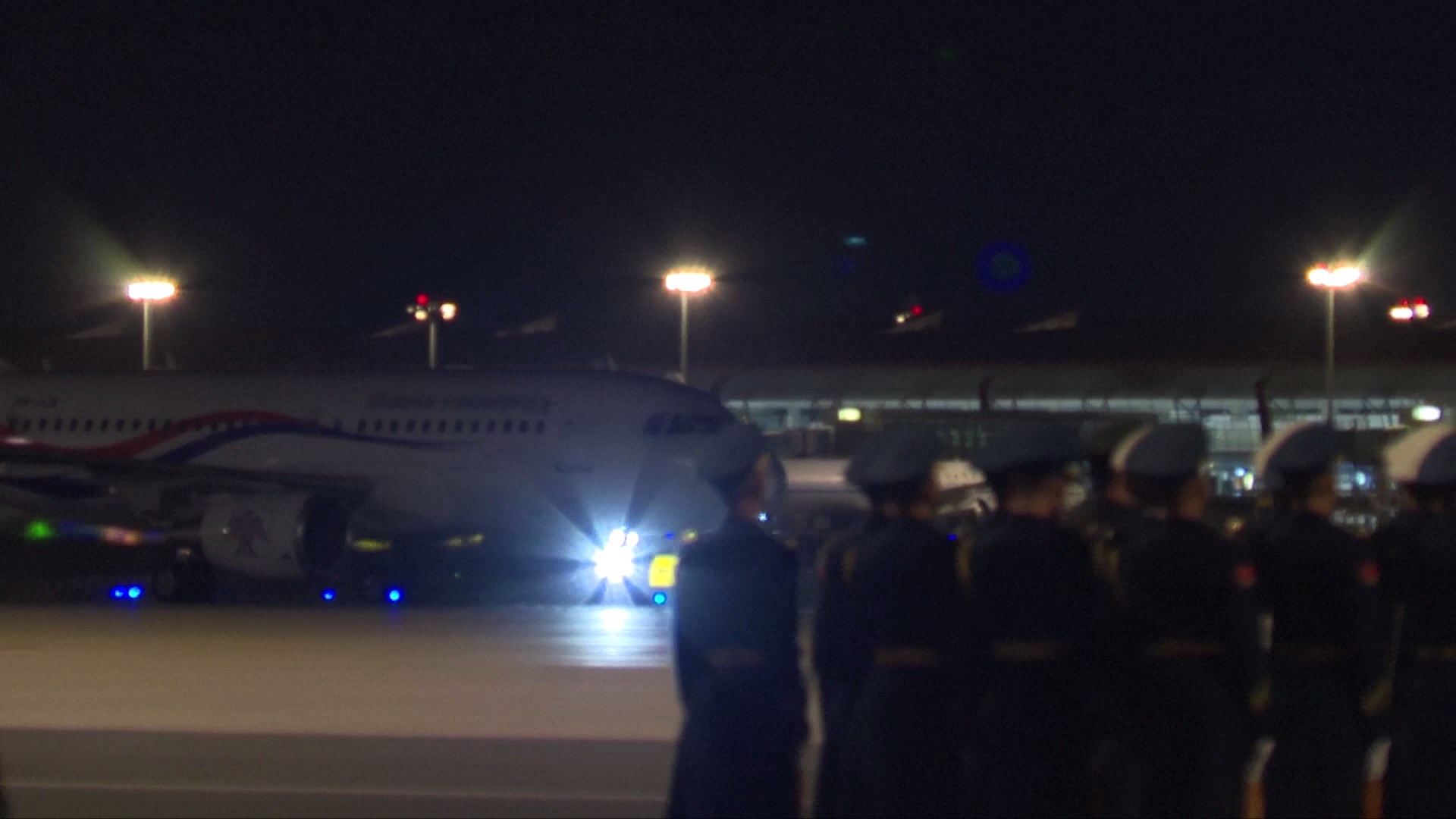 Perdana Menteri Nepal KP Sharma Oli tiba di Beijing pada Senin malam untuk kunjungan resmi empat hari ke Tiongkok