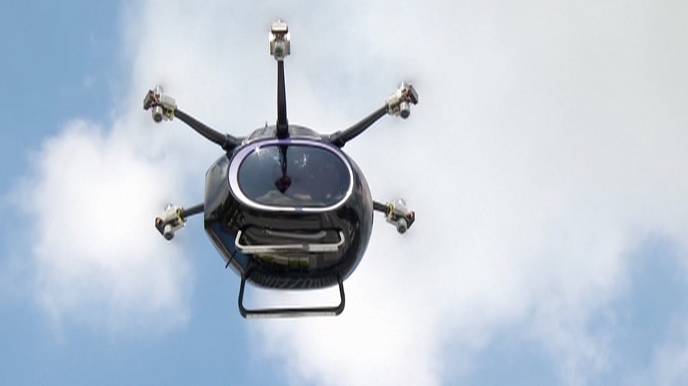 Kendaraan inovatif ini dengan mulus melakukan transit antara perjalanan udara dan darat