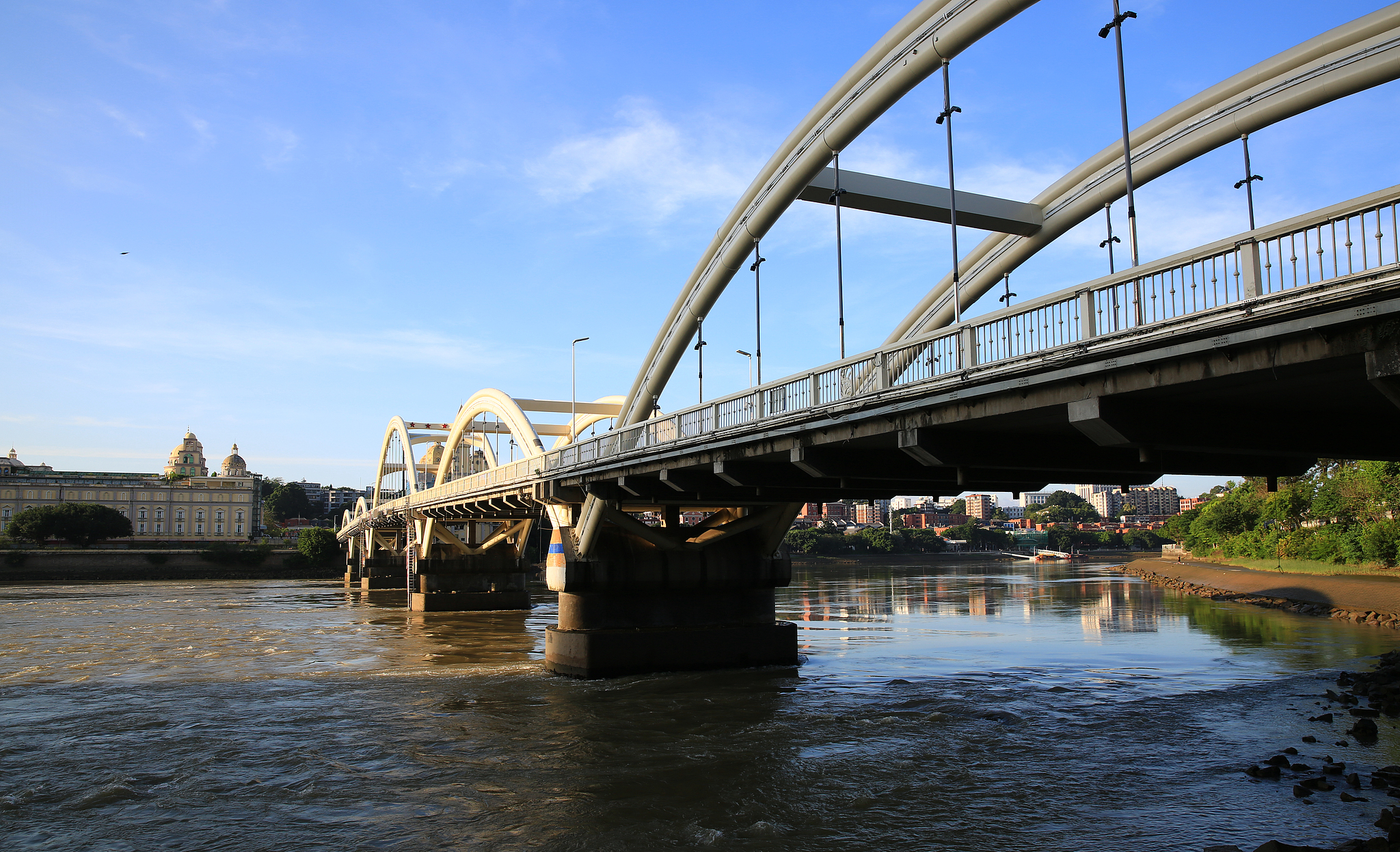 Fuzhou danJembatan Ikoniknya