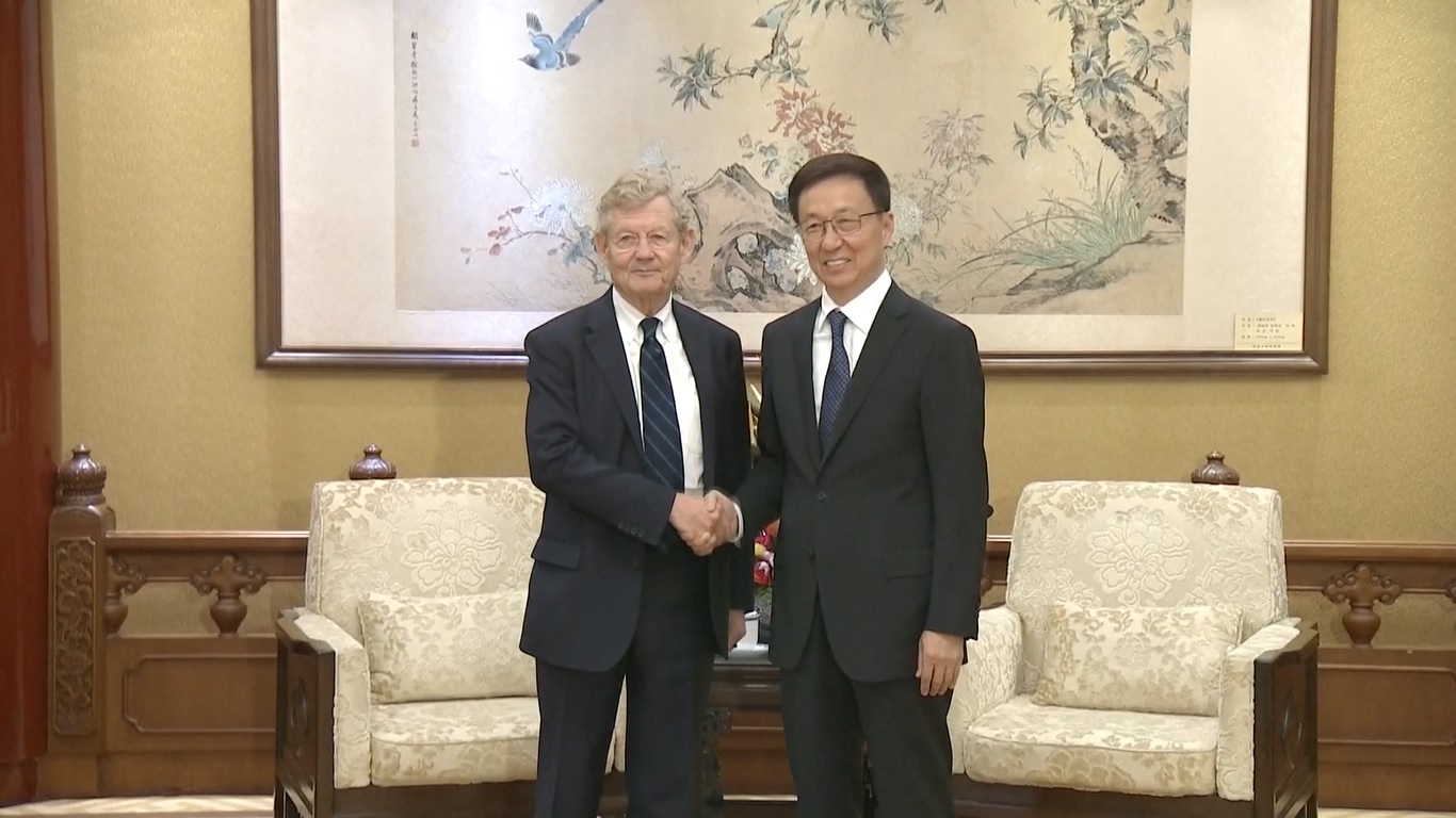 Han mengatakan Tiongkok bersedia untuk memperkuat komunikasi dengan Swedia atas dasar saling menghormati