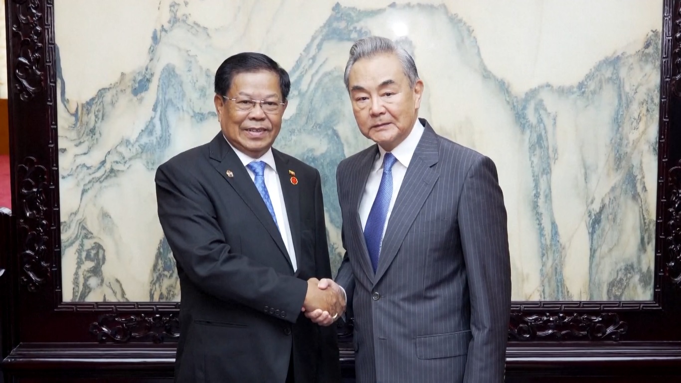 Menlu Tiongkok Bertemu dengan Menlu Myanmar di Yunnan