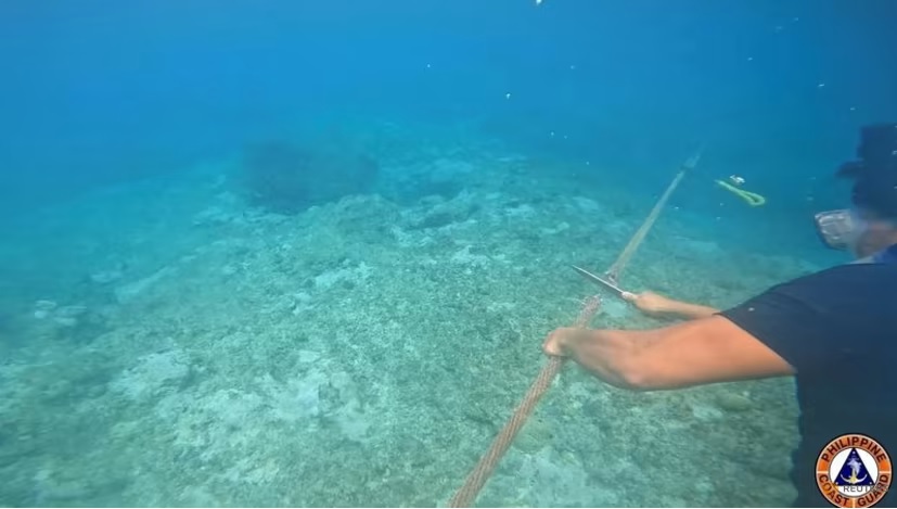 Scarborough Shoal terletak 240 km dari sebelah barat pulau utama Luzon di Filipina