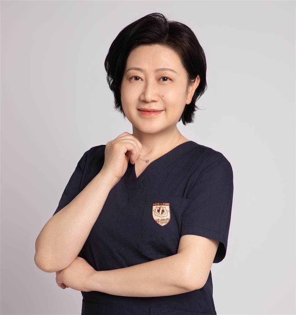 Sebanyak 35 staf perawat dari 17 negara menerima penghargaan tertinggi Palang Merah untuk perawat dan asisten perawat sukarela yang dikeluarkan oleh Komite Palang Merah Internasional sebagai pengakuan atas layanan mereka yang luar biasa