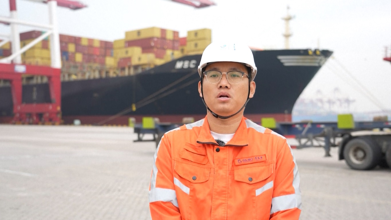 Pertumbuhan bisnis tersebut juga menguntungkan logistik pelabuhan