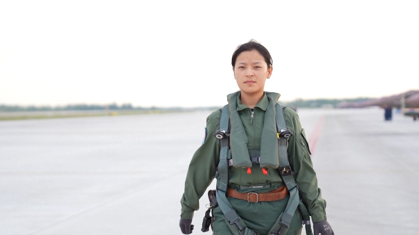 Pengejar Mimpi: Pilot Jet Tempur Wanita Pertama dari Tibet