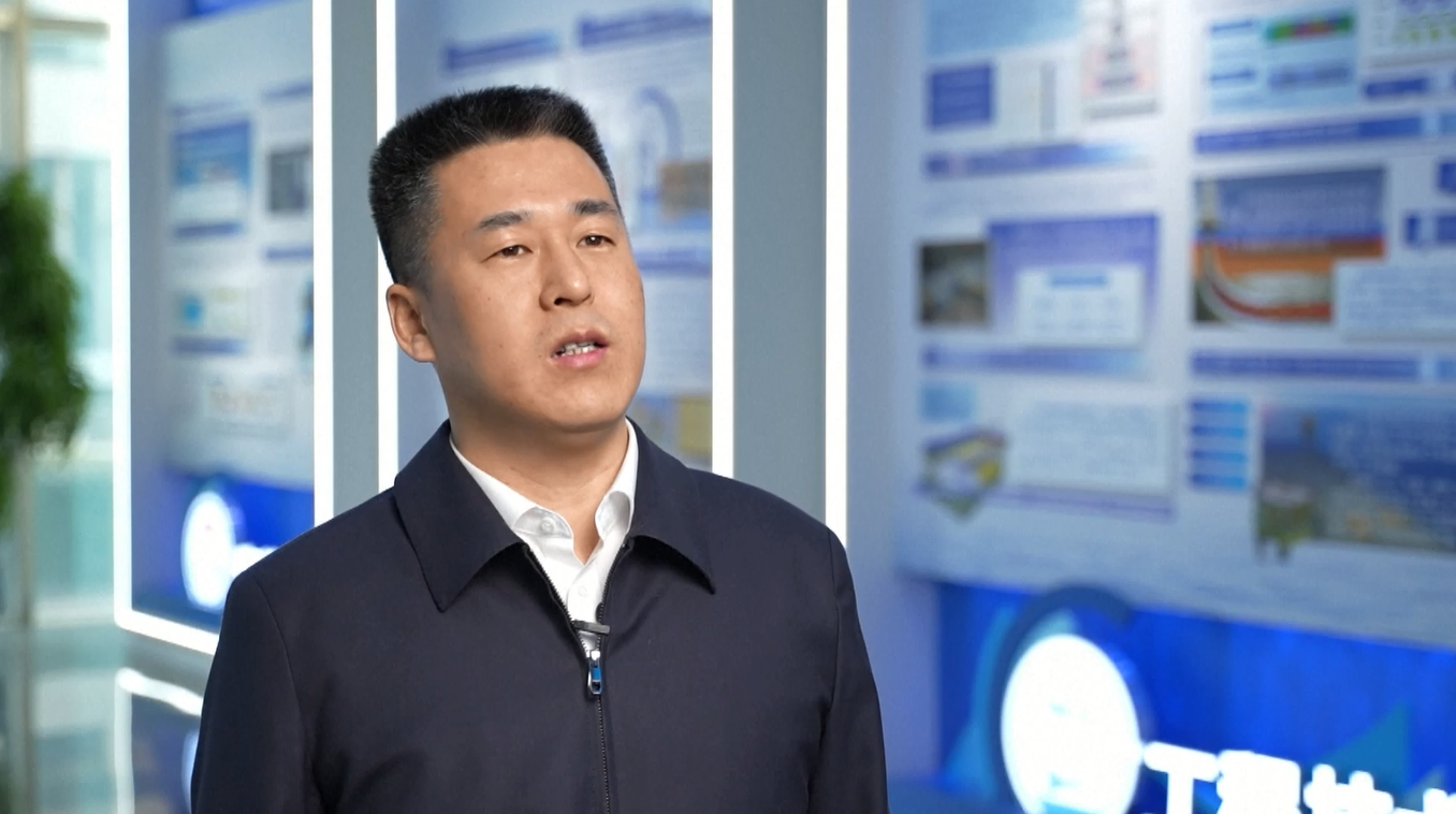 Kapal Pemecah Skala Besar Terintegrasi Pertama Tiongkok secara Resmi Diserahkan