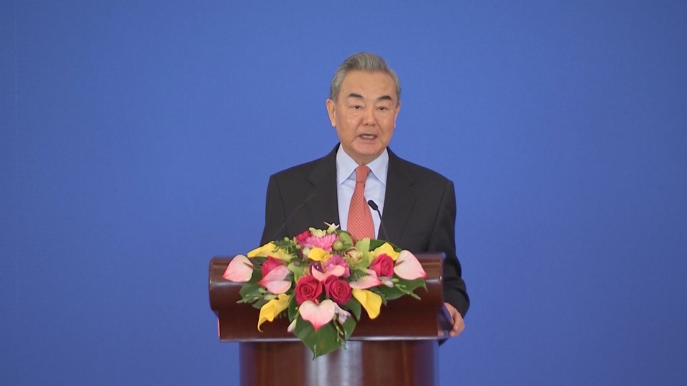 Wang mengatakan diplomasi Tiongkok pada tahun 2024 telah menciptakan lingkungan eksternal yang baik untuk pembangunan Tiongkok yang berkualitas tinggi dan menyuntikkan stabilitas yang berharga ke dalam dunia yang tidak stabil