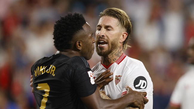 Real Madrid harus puas bermain imbang 1-1 melawan Sevilla pada pekan ke-10 Liga Spanyol di Estadio Ramon Sanchez Pizjuan