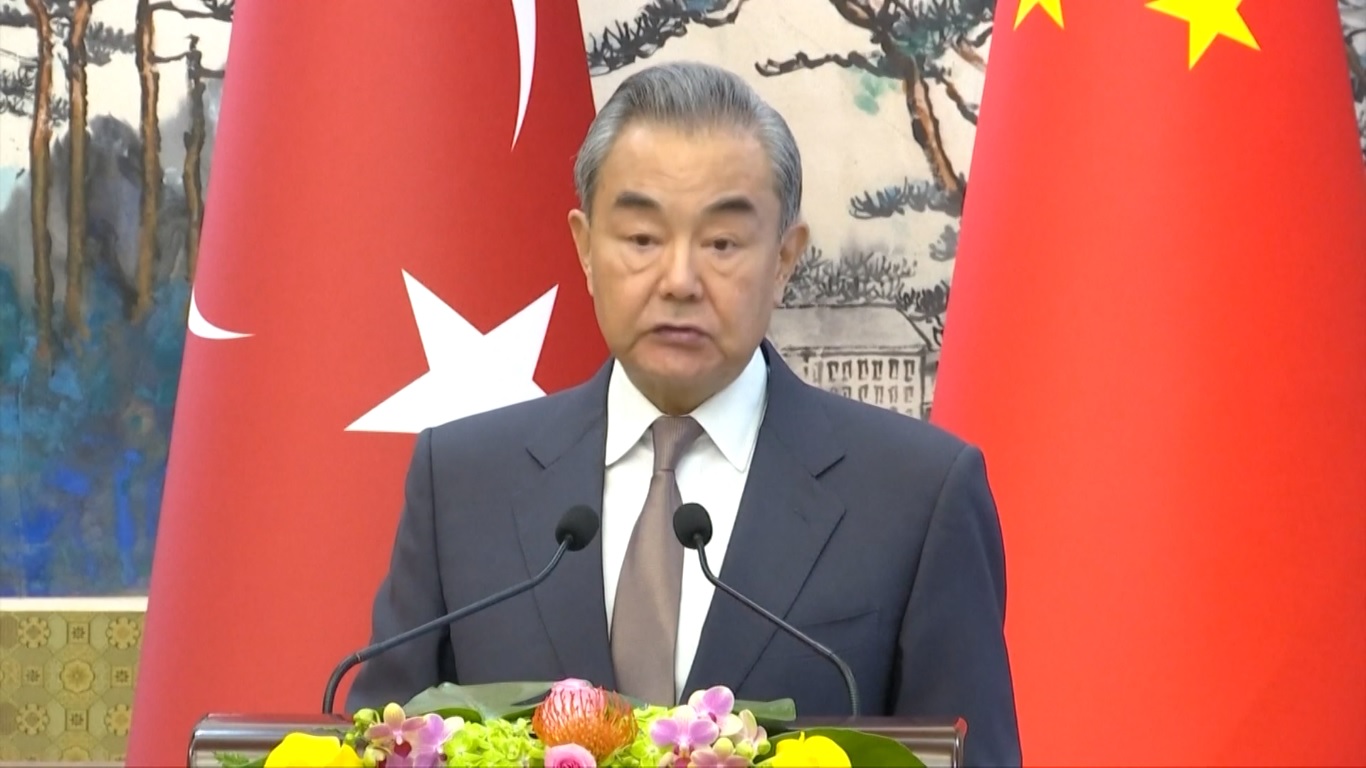 Wang Yi menekankan bahwa Tiongkok berpegang teguh pada promosi pembicaraan untuk perdamaian dan menemukan penyelesaian politik