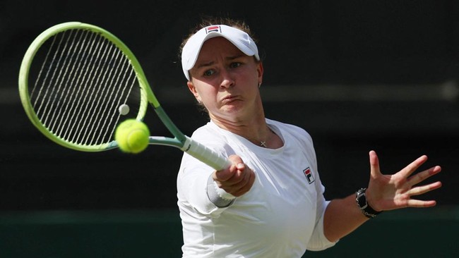 Petenis Ceko Barbora Krejcikova memastikan gelar Wimbledon 2024 usai mengalahkan wakil Italia Jasmine Paolini di nomor tunggal putri